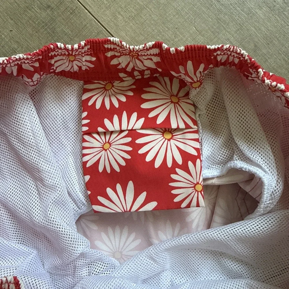 J.Crew Flex Swimwear Mens Medium Red White Daisy Floral Swim Trunks Shorts